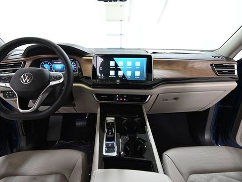New 2026 Volkswagen Atlas SE AWD/4WD image 2