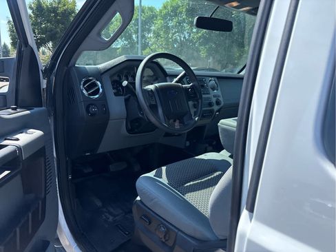 Used 2015 Ford F250 XLT w/ XLT Value Package AWD/4WD image 8
