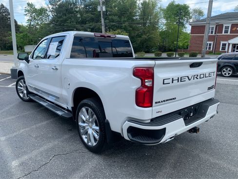Used 2024 Chevrolet Silverado 1500 High Country w/ High Country Premium Package AWD/4WD image 4