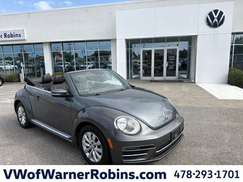 Used 2018 Volkswagen Beetle 2.0T S FWD image 1