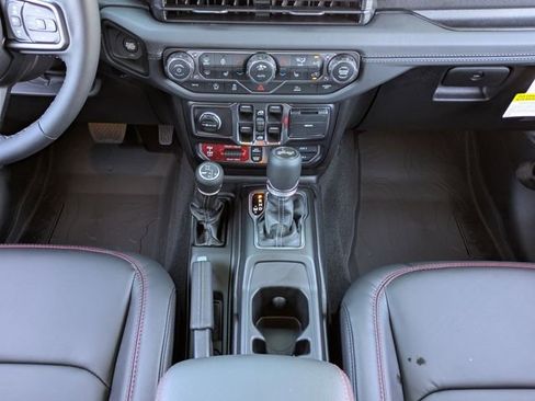 New 2026 Jeep Wrangler Unlimited Rubicon AWD/4WD image 19