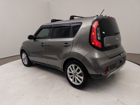 Used 2019 Kia Soul + image 2
