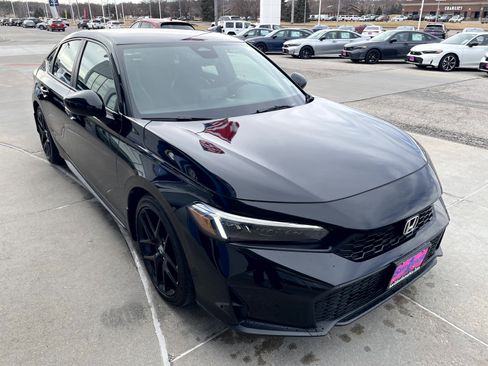 Used 2025 Honda Civic Sport image 4