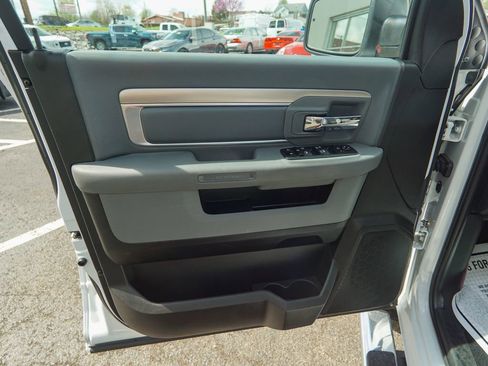 Used 2019 RAM 1500 Big Horn AWD/4WD image 17