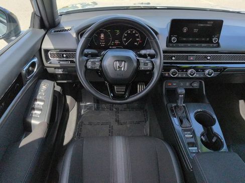 Used 2025 Honda Civic Sport image 15