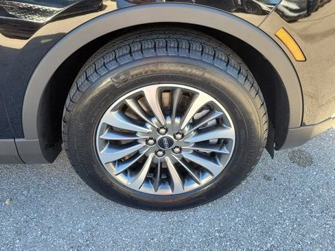 Certified 2022 Lincoln Nautilus FWD w/ Premium Package image 12