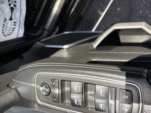 Used 2022 RAM 2500 Laramie AWD/4WD image 17