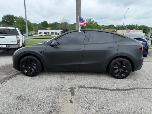 Used 2023 Tesla Model Y Long Range AWD/4WD image 11