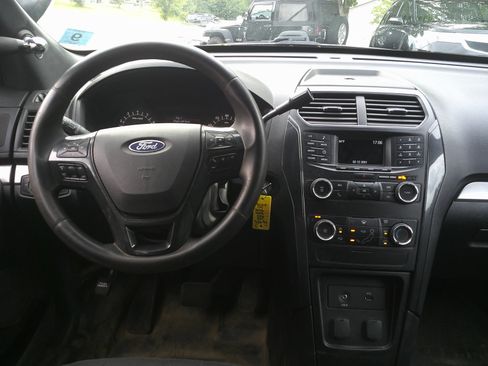 Used 2019 Ford Explorer 4WD Police Interceptor image 12