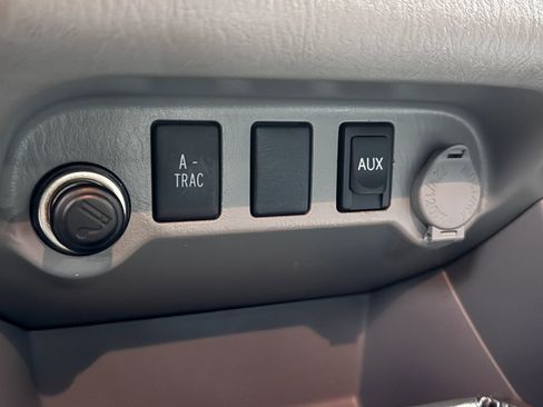 Used 2011 Toyota Tacoma 4x4 Double Cab w/ TRD Off-Road Pkg w/JBL Audio image 26