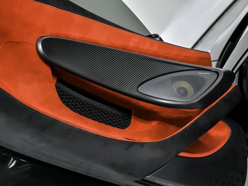 Used 2020 McLaren 600LT Spider image 25
