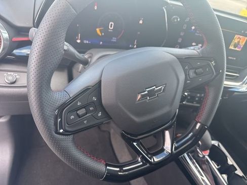 New 2026 Chevrolet Trax RS w/ Sunroof Package image 24