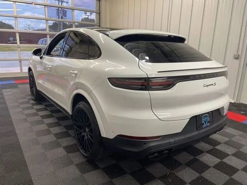 Used 2022 Porsche Cayenne S AWD/4WD image 5
