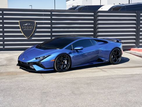 Used 2024 Lamborghini Huracan Tecnica image 5