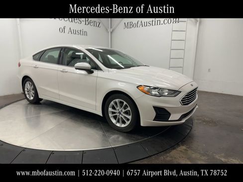 Used 2020 Ford Fusion SE image 1