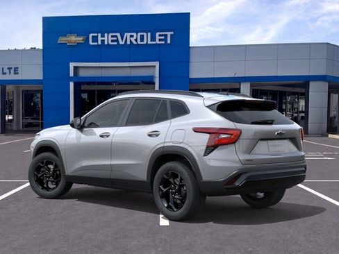 New 2026 Chevrolet Trax LT w/ Driver Confidence Package FWD image 3