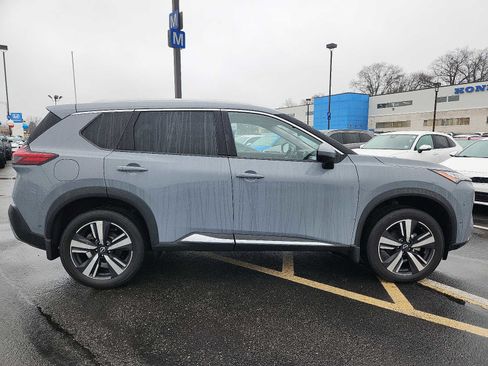 Used 2022 Nissan Rogue Platinum w/ Head-Up Display Package image 7