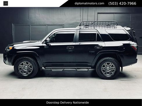 Used 2020 Toyota 4Runner Venture w/ Moonroof Package AWD/4WD image 4