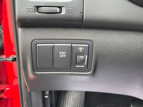 Used 2011 Hyundai Elantra SE FWD image 12
