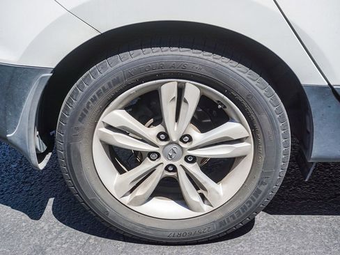 Used 2012 Hyundai Tucson GLS image 9