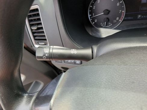 Used 2022 Nissan Frontier SV w/ Technology Package RWD image 32