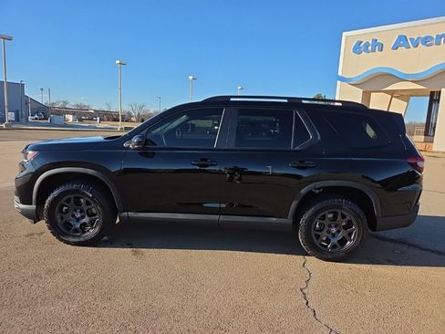 New 2025 Honda Pilot TrailSport image 8