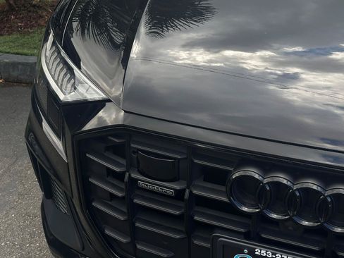 Used 2019 Audi Q8 Prestige w/ Luxury Package AWD/4WD image 30