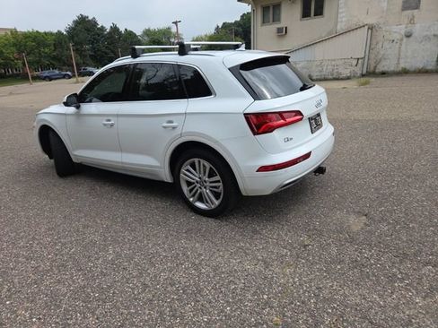 Used 2018 Audi Q5 2.0T Premium Plus w/ Premium Plus Package AWD/4WD image 7