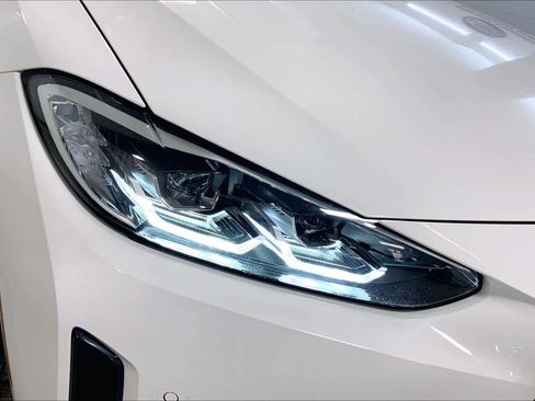 Used 2023 BMW i4 eDrive35 image 28