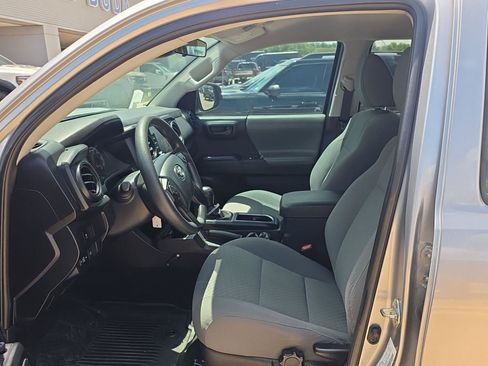 Used 2020 Toyota Tacoma SR AWD/4WD image 13