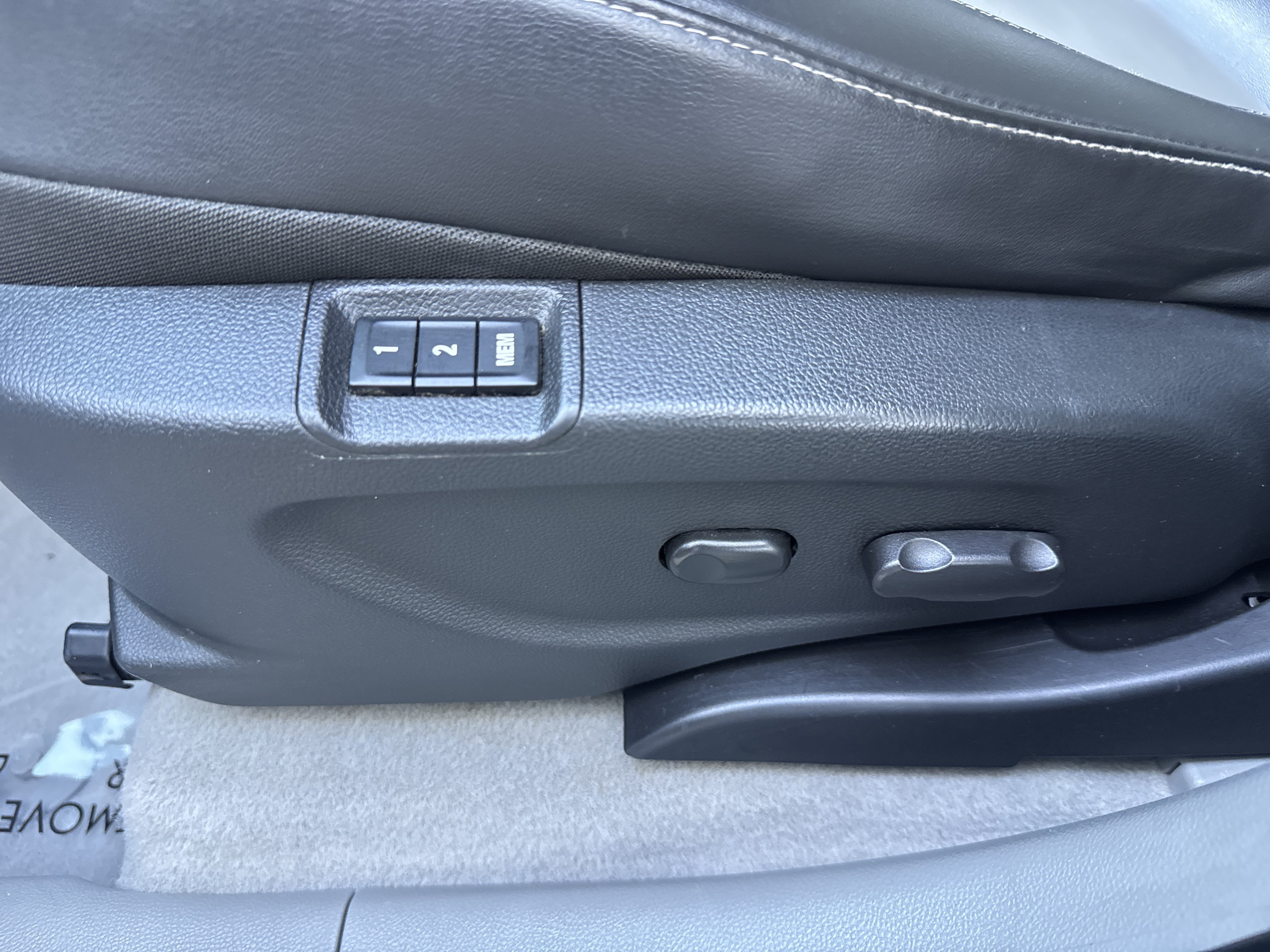 Used 2015 Buick Encore Leather AWD/4WD image 6