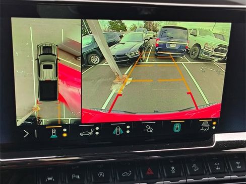 Used 2022 Chevrolet Silverado 1500 ZR2 w/ Technology Package image 3