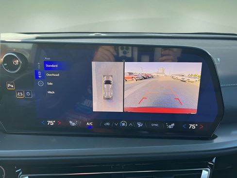 New 2026 Chevrolet Traverse LT image 14