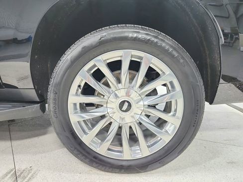 Used 2023 Cadillac Escalade ESV Premium Luxury RWD image 49