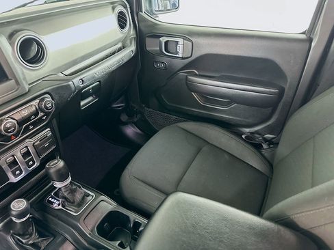 Certified 2022 Jeep Wrangler Sport S image 33