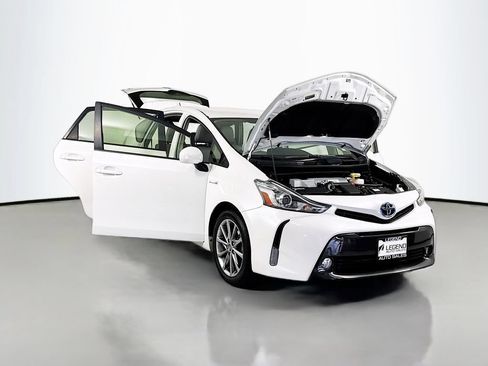 Used 2015 Toyota Prius V Five FWD image 19