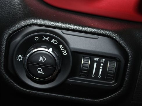 Used 2022 Jeep Gladiator Rubicon w/ Cold Weather Group AWD/4WD image 47