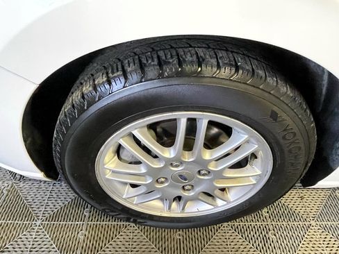 Used 2010 Ford Focus SE image 29
