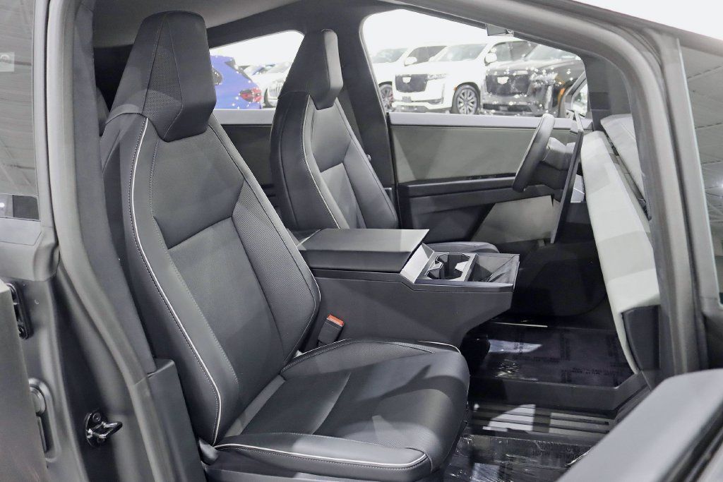 Used 2026 Tesla Cybertruck Cyberbeast AWD/4WD image 29