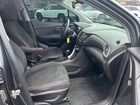 Used 2019 Chevrolet Trax LS w/ Tint and Cruise Package image 17