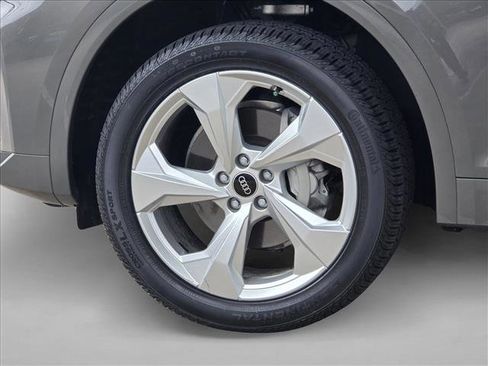 Used 2023 Audi Q5 2.0T Premium Plus w/ Premium Plus Package AWD/4WD image 6