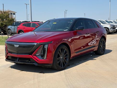 Certified 2026 Cadillac Lyriq V w/ LPO, Floor Liner Package AWD/4WD image 3