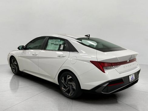 New 2026 Hyundai Elantra Limited image 6