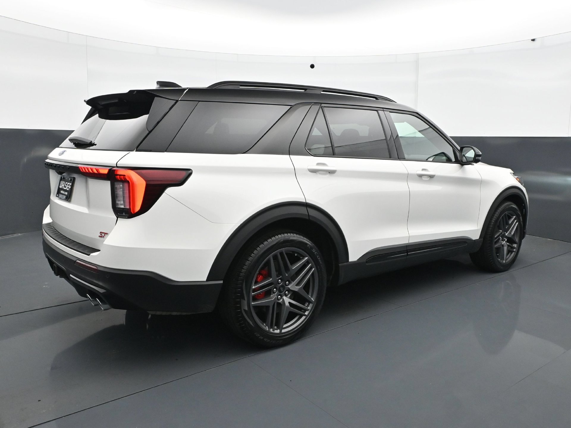 Used 2025 Ford Explorer ST w/ Sun And Sound Package AWD/4WD image 7
