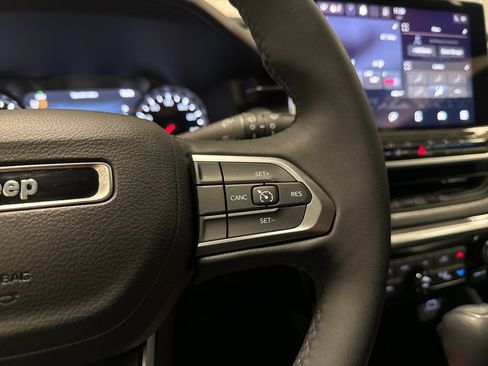 Used 2023 Jeep Compass Latitude w/ Convenience Group image 24