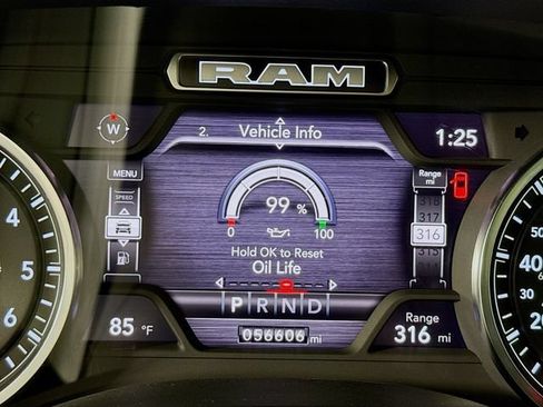 Used 2024 RAM 1500 Laramie AWD/4WD image 11