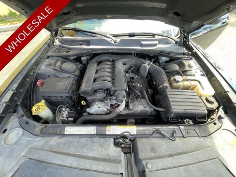 Used 2010 Dodge Challenger SE RWD image 12