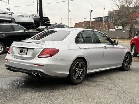 Used 2018 Mercedes-Benz E 300 4MATIC image 4