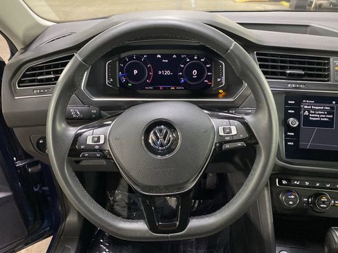 Used 2020 Volkswagen Tiguan SEL image 18