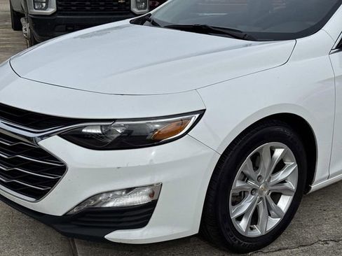 Used 2024 Chevrolet Malibu LT image 2